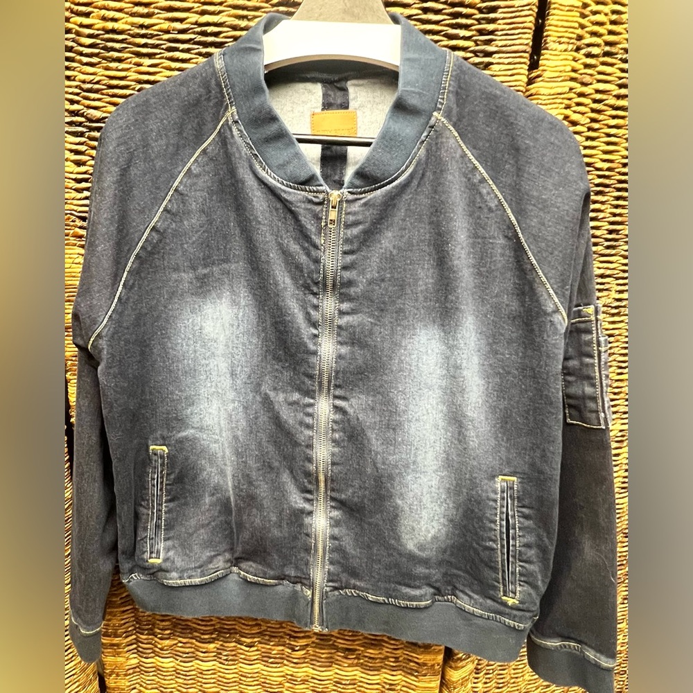 Judy Blue Bomber Denim Jacket with Tan Patch, Estimated size:‎ Medium